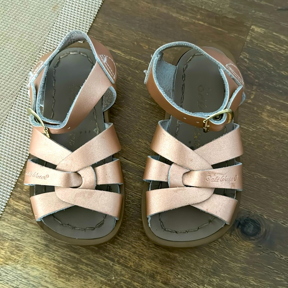 Saltwater sandals rose gold toddler size 6